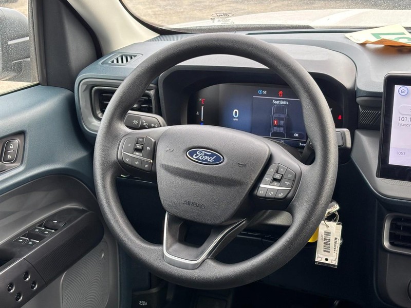 Ford Maverick Vehicle Full-screen Gallery Image 15