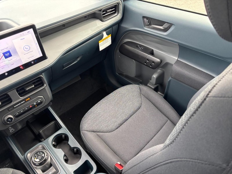 Ford Maverick Vehicle Full-screen Gallery Image 17