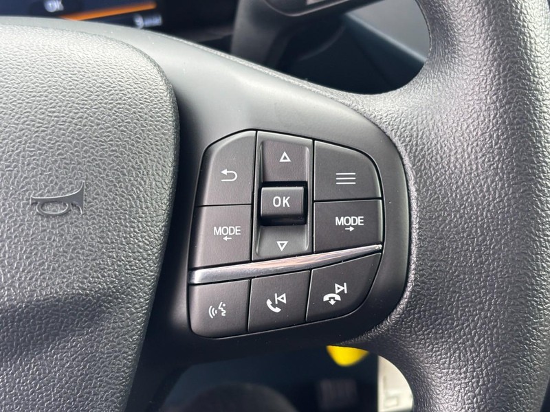 Ford Maverick Vehicle Full-screen Gallery Image 22