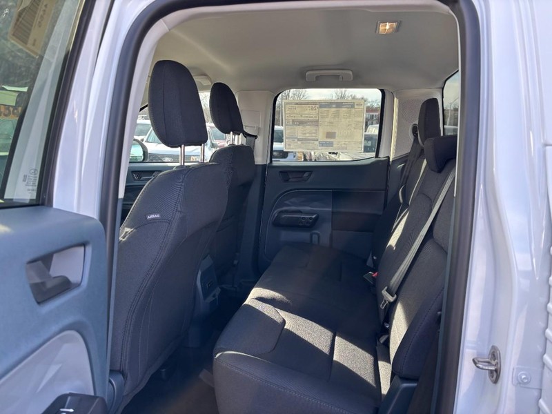 Ford Maverick Vehicle Image 12