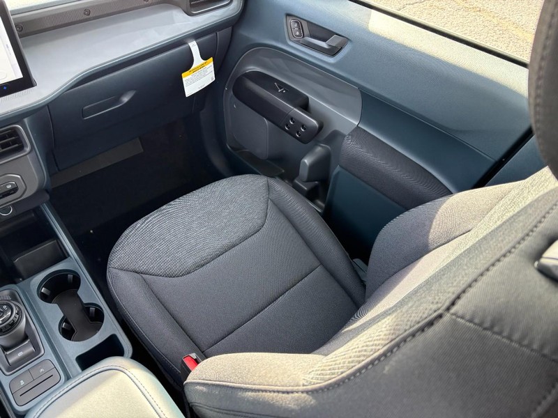 Ford Maverick Vehicle Image 16