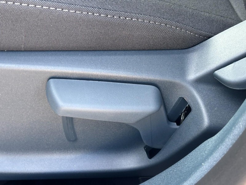 Ford Maverick Vehicle Image 17