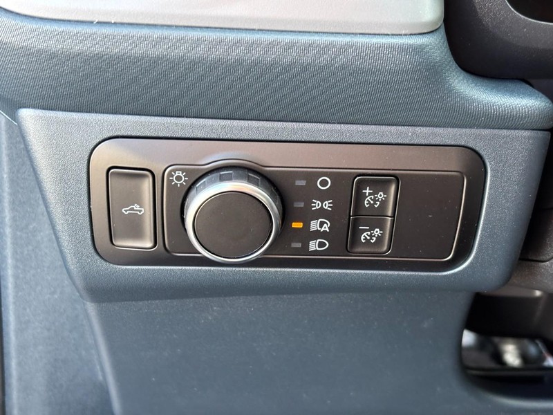 Ford Maverick Vehicle Image 19