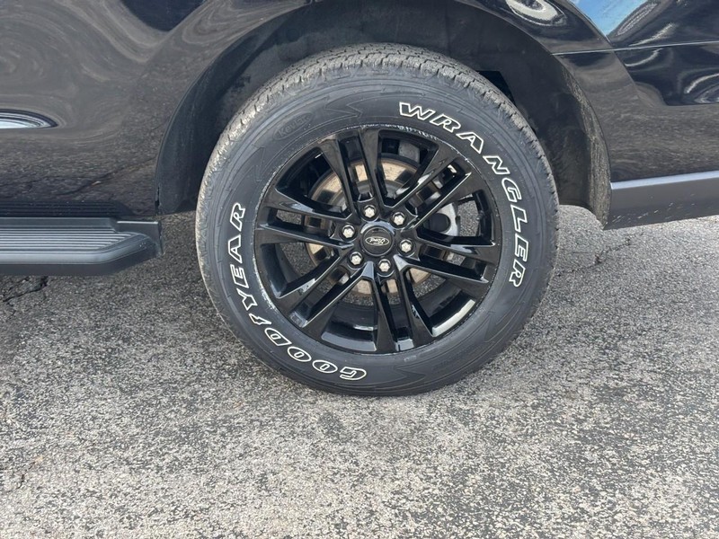 Ford Expedition Vehicle Image 11