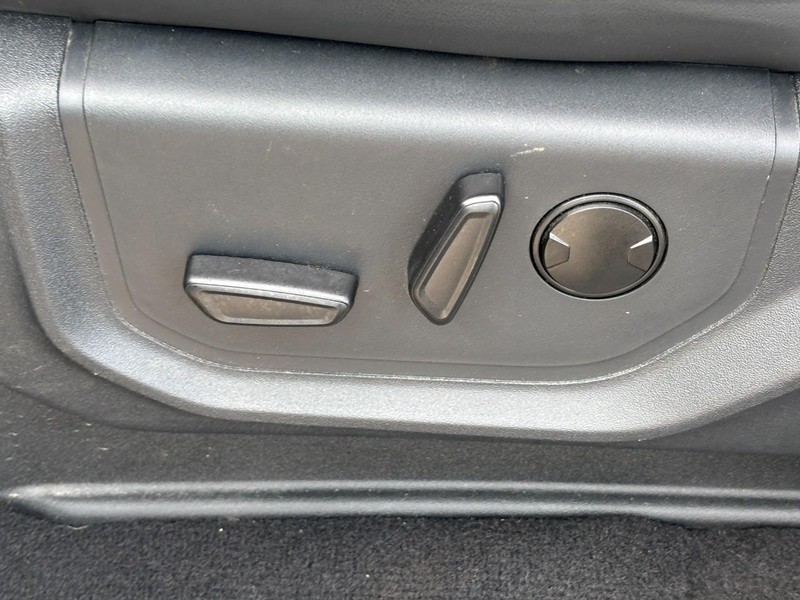 Ford Expedition Vehicle Image 26