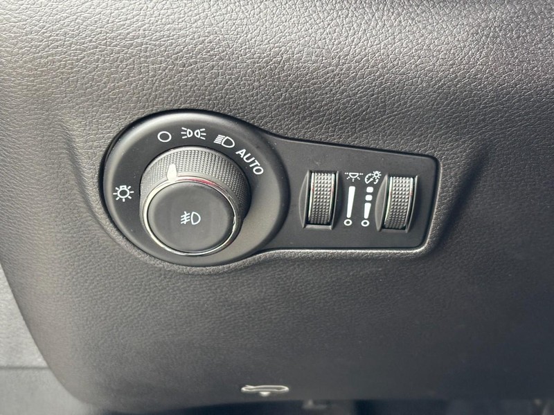 Jeep Compass Vehicle Image 17