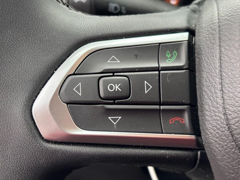 Jeep Compass Vehicle Image 18