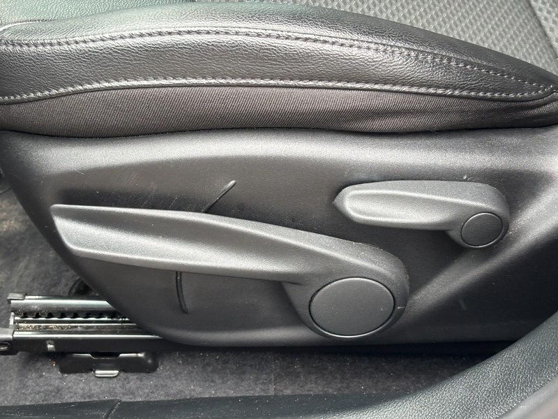 Jeep Compass Vehicle Image 25