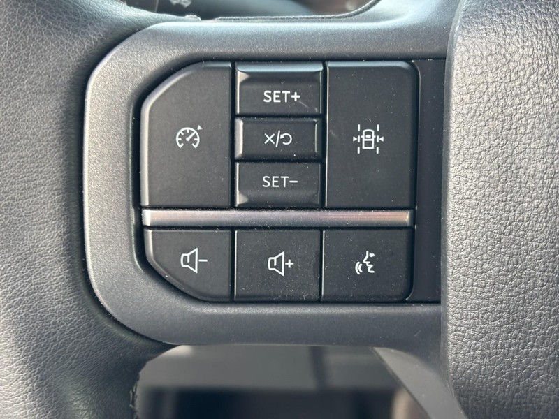 Ford F-150 Vehicle Full-screen Gallery Image 18