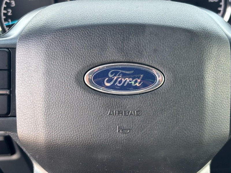 Ford F-150 Vehicle Full-screen Gallery Image 20