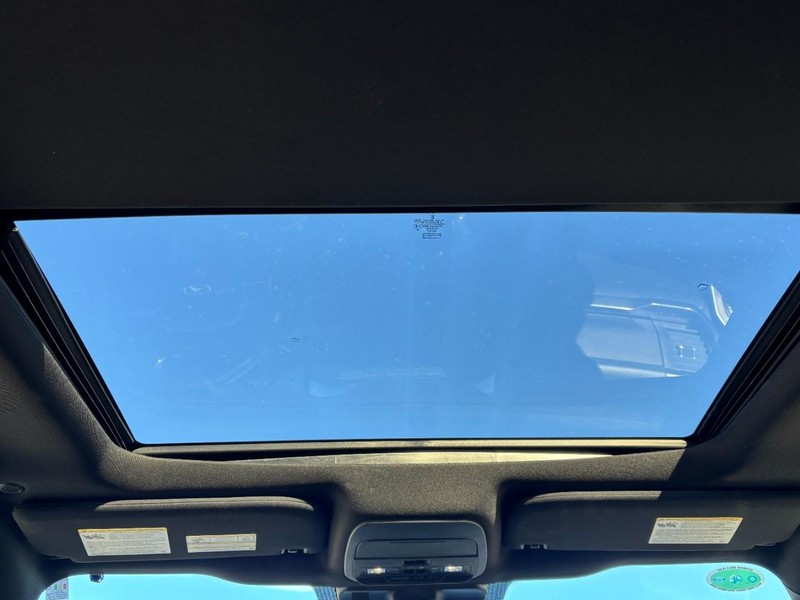 Ford F-150 Vehicle Full-screen Gallery Image 13