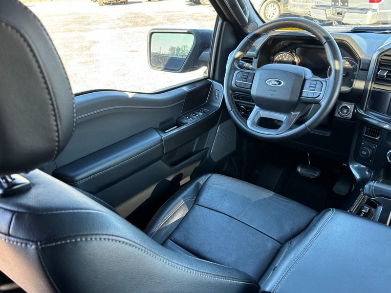 Ford F-150 Vehicle Full-screen Gallery Image 14