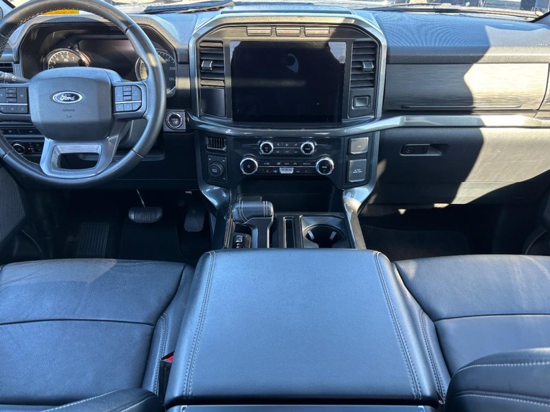 Ford F-150 Vehicle Full-screen Gallery Image 15