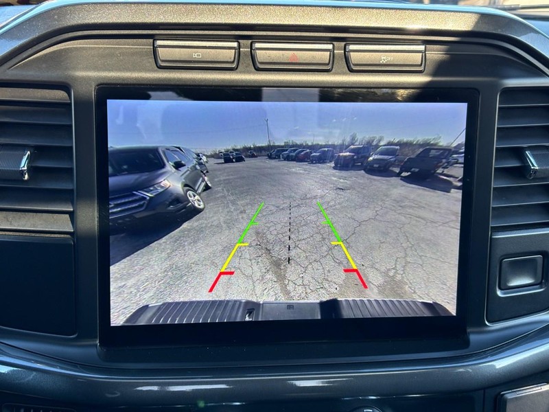 Ford F-150 Vehicle Full-screen Gallery Image 24