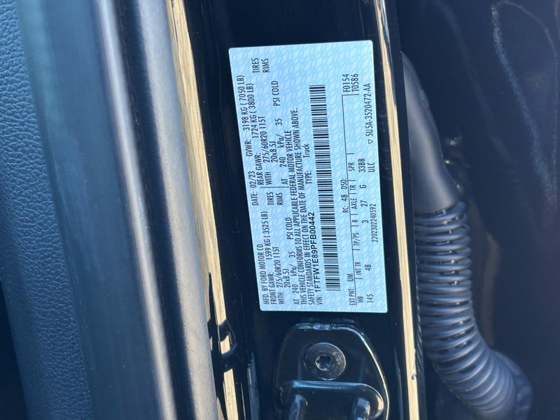 Ford F-150 Vehicle Full-screen Gallery Image 27