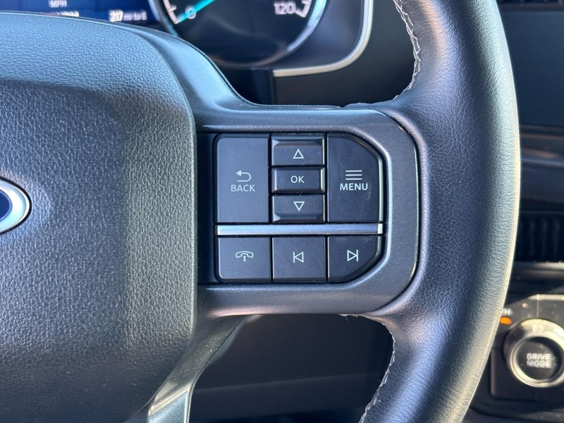 Ford F-150 Vehicle Full-screen Gallery Image 20