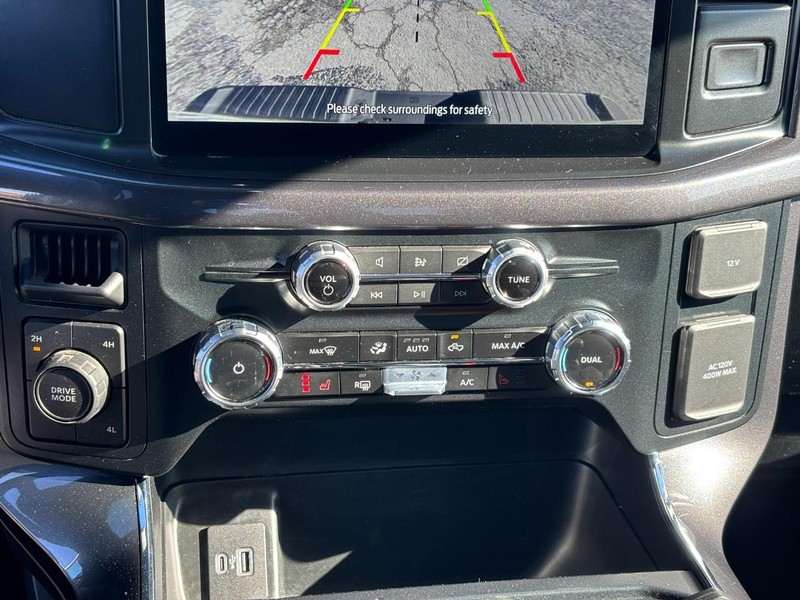 Ford F-150 Vehicle Full-screen Gallery Image 24