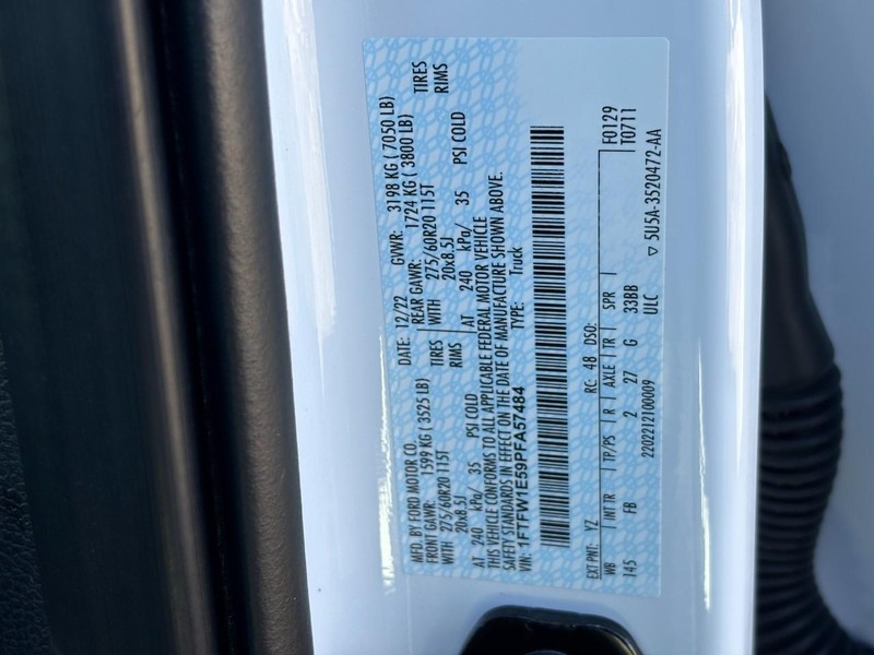 Ford F-150 Vehicle Full-screen Gallery Image 26