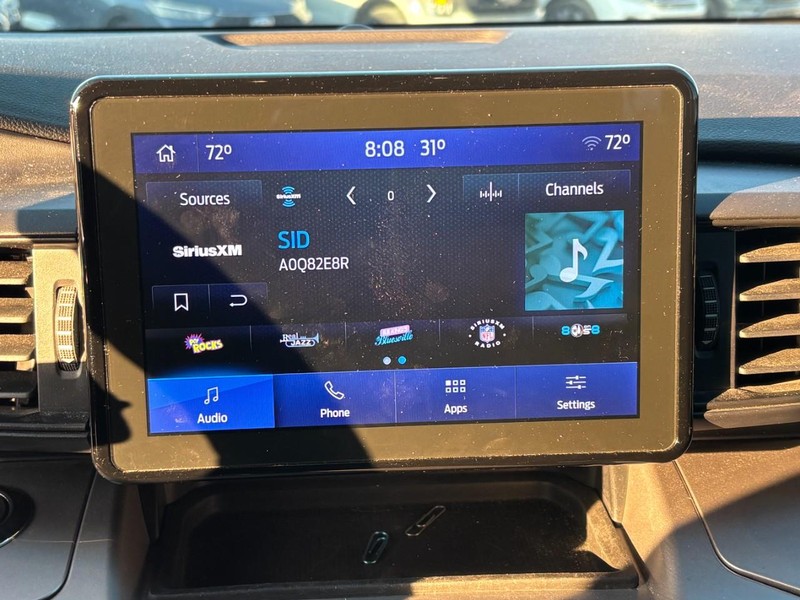 Ford Explorer Vehicle Full-screen Gallery Image 24