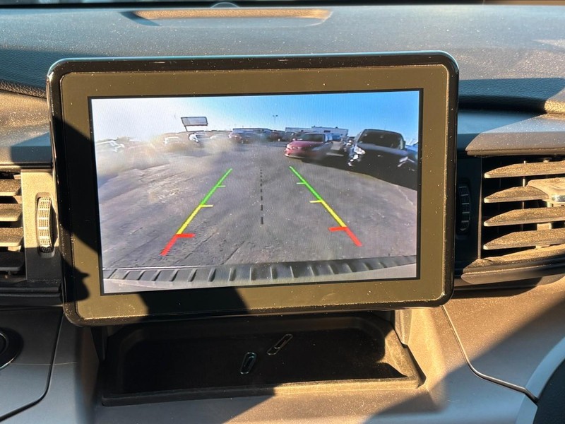 Ford Explorer Vehicle Full-screen Gallery Image 25