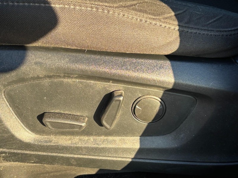 Ford Explorer Vehicle Full-screen Gallery Image 27