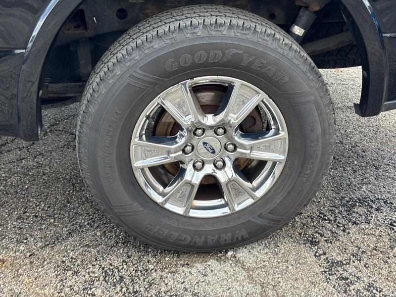 Ford F-150 Vehicle Full-screen Gallery Image 11