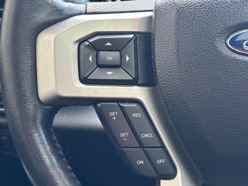 Ford F-150 Vehicle Full-screen Gallery Image 18