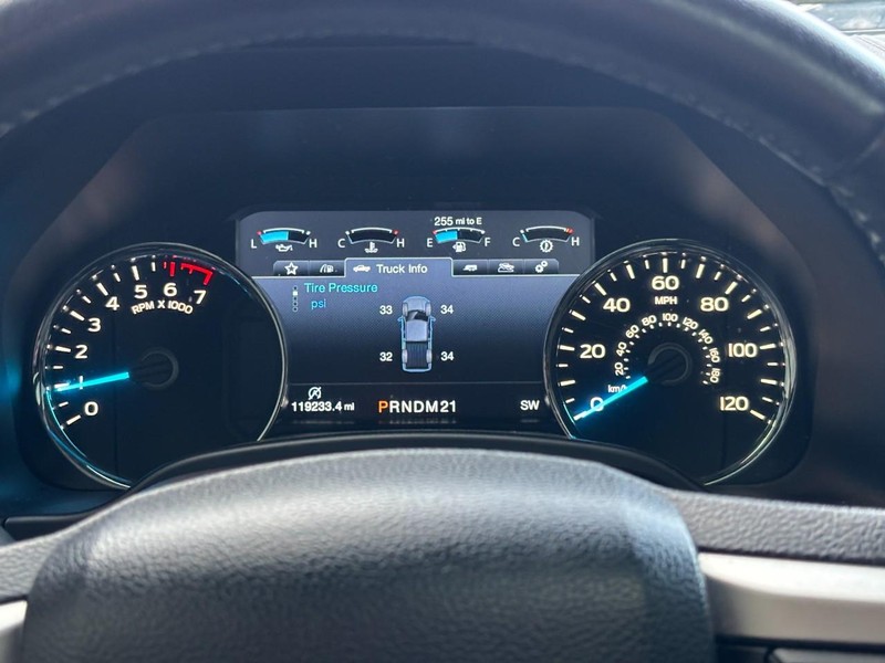 Ford F-150 Vehicle Full-screen Gallery Image 21