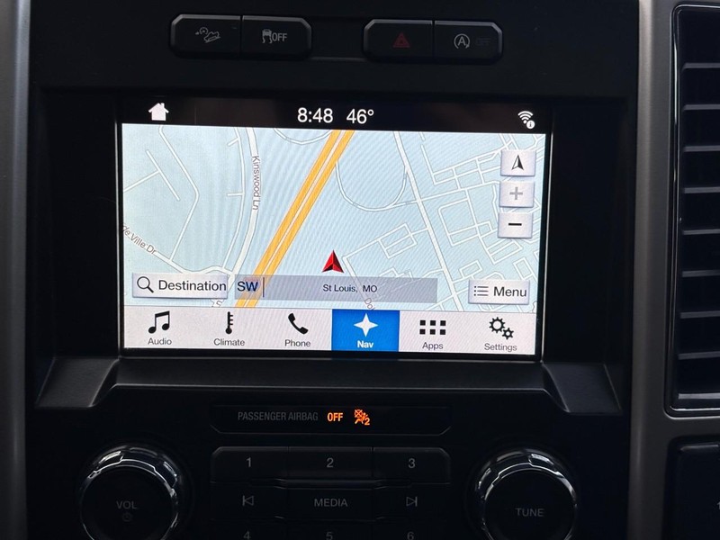 Ford F-150 Vehicle Full-screen Gallery Image 23