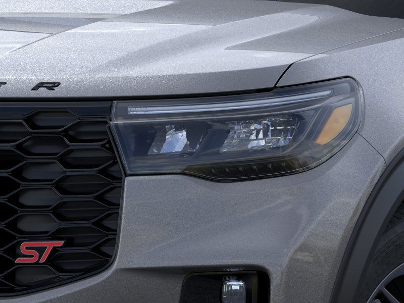 Ford Explorer Vehicle Full-screen Gallery Image 20