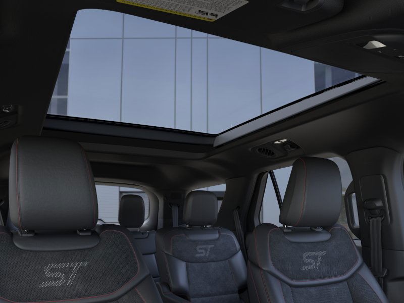 Ford Explorer Vehicle Full-screen Gallery Image 24