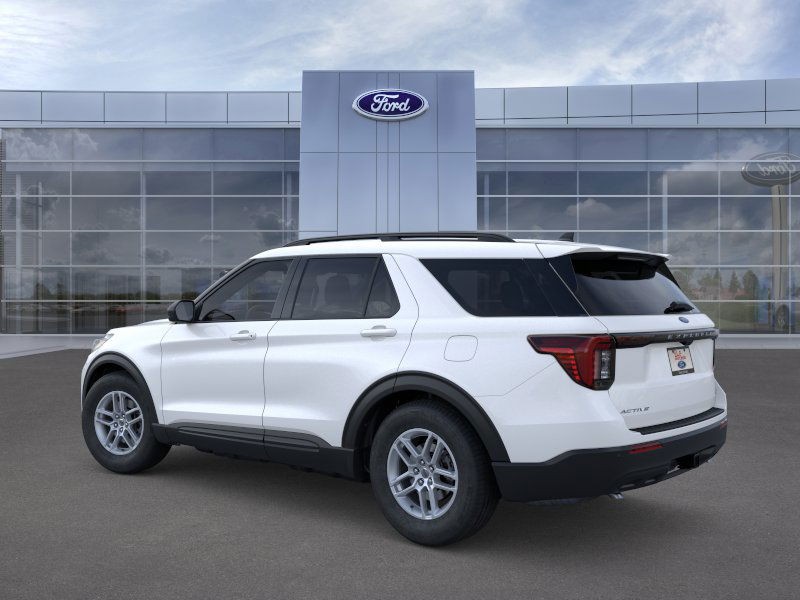 Ford Explorer Vehicle Full-screen Gallery Image 05
