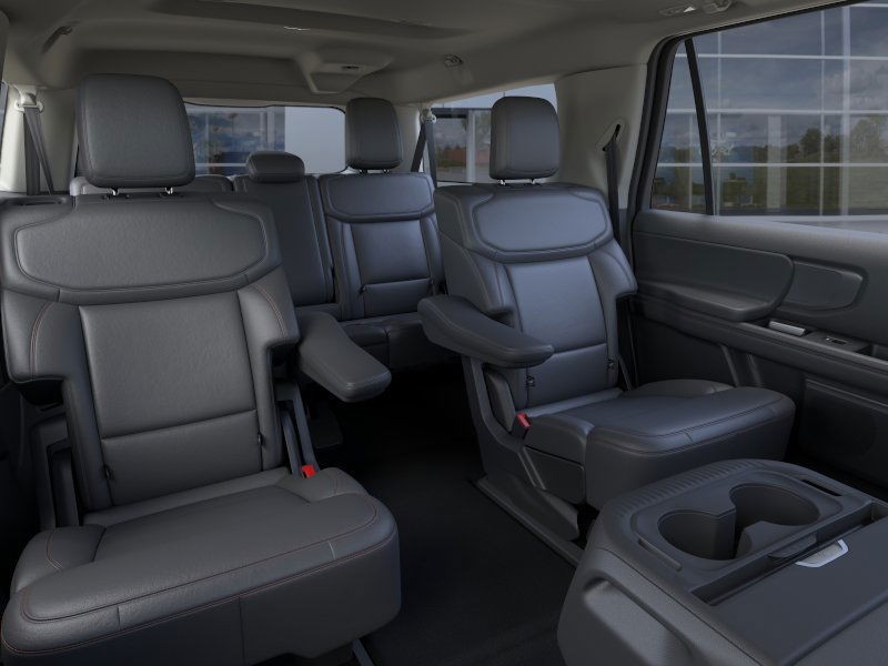 Ford Expedition Max Vehicle Full-screen Gallery Image 13