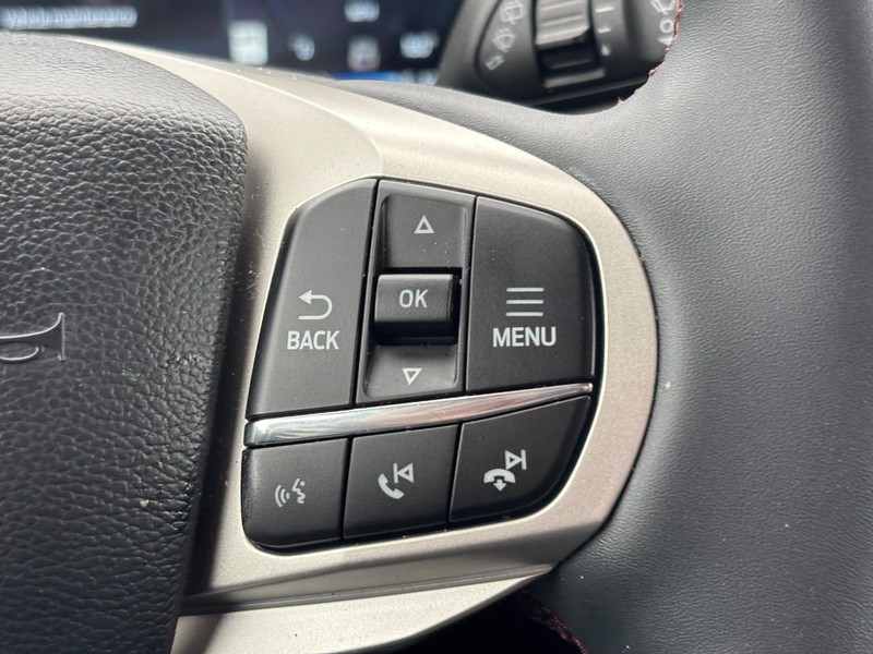 Ford Explorer Vehicle Full-screen Gallery Image 20