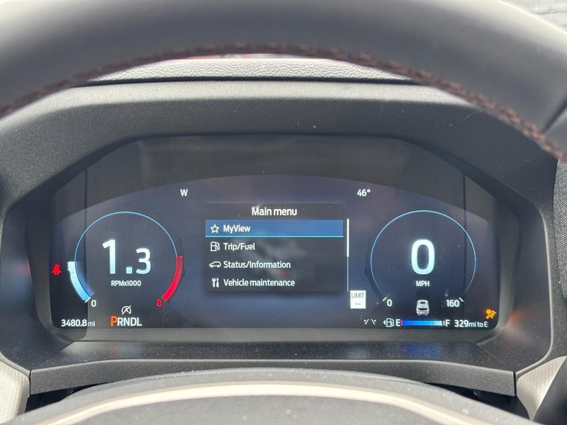 Ford Explorer Vehicle Full-screen Gallery Image 21