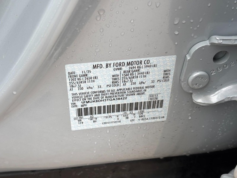 Ford Explorer Vehicle Full-screen Gallery Image 25