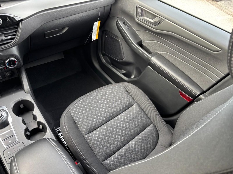 Ford Escape Vehicle Image 16