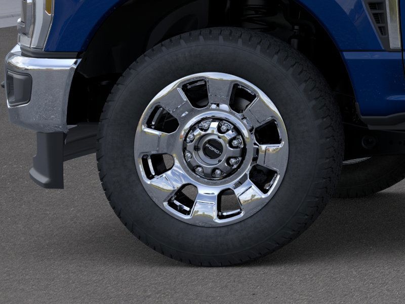 Ford Super Duty F-250 SRW Vehicle Full-screen Gallery Image 21