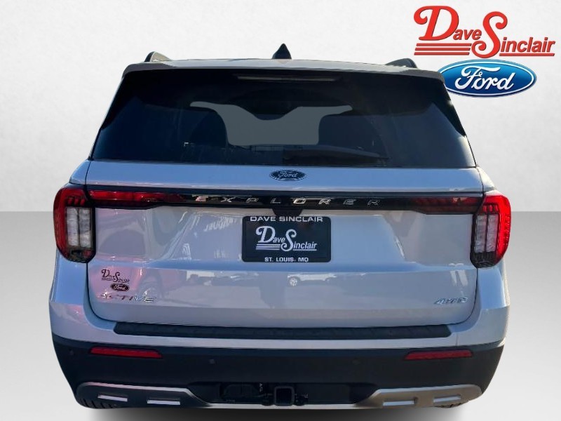 Ford Explorer Vehicle Full-screen Gallery Image 08