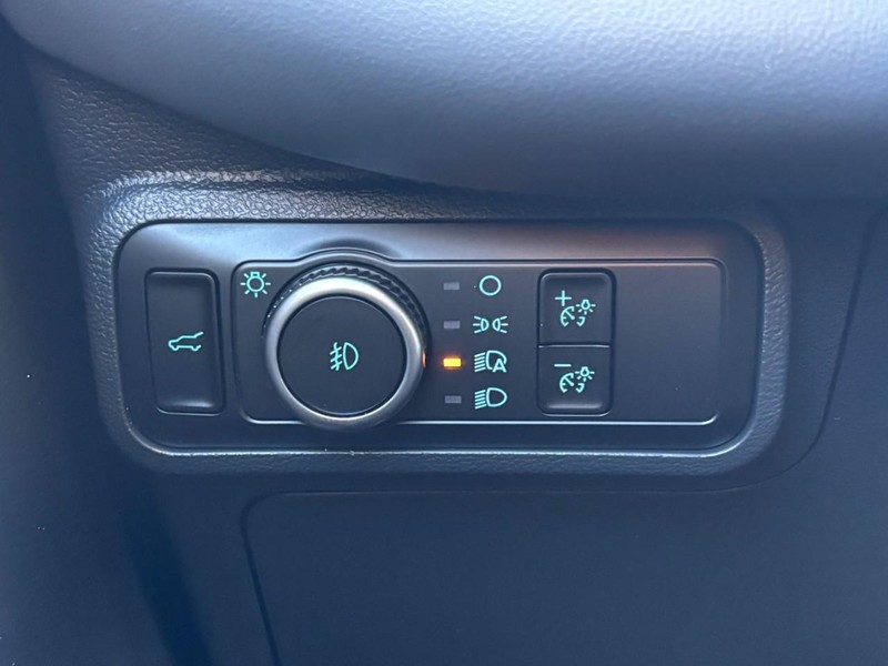 Ford Explorer Vehicle Full-screen Gallery Image 19