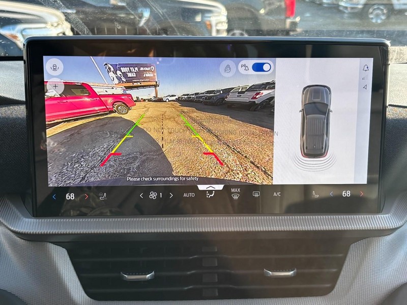 Ford Explorer Vehicle Full-screen Gallery Image 26