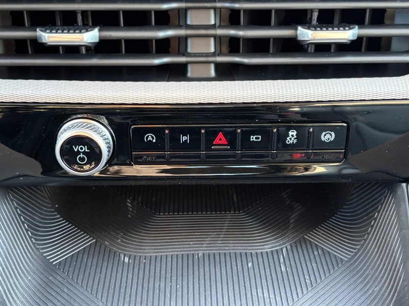 Ford Explorer Vehicle Full-screen Gallery Image 27