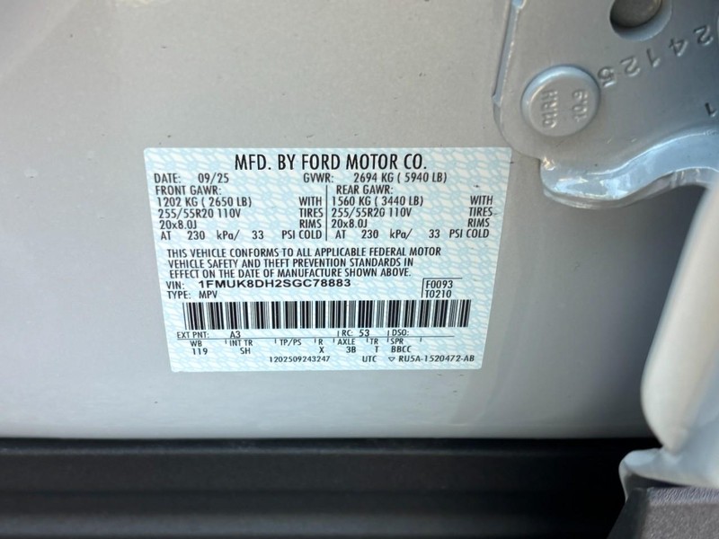 Ford Explorer Vehicle Full-screen Gallery Image 29