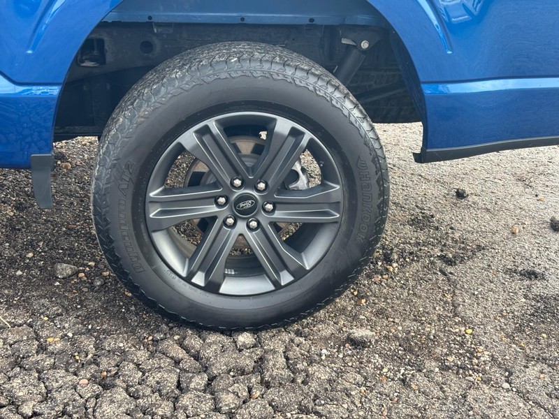 Ford F-150 Vehicle Full-screen Gallery Image 11