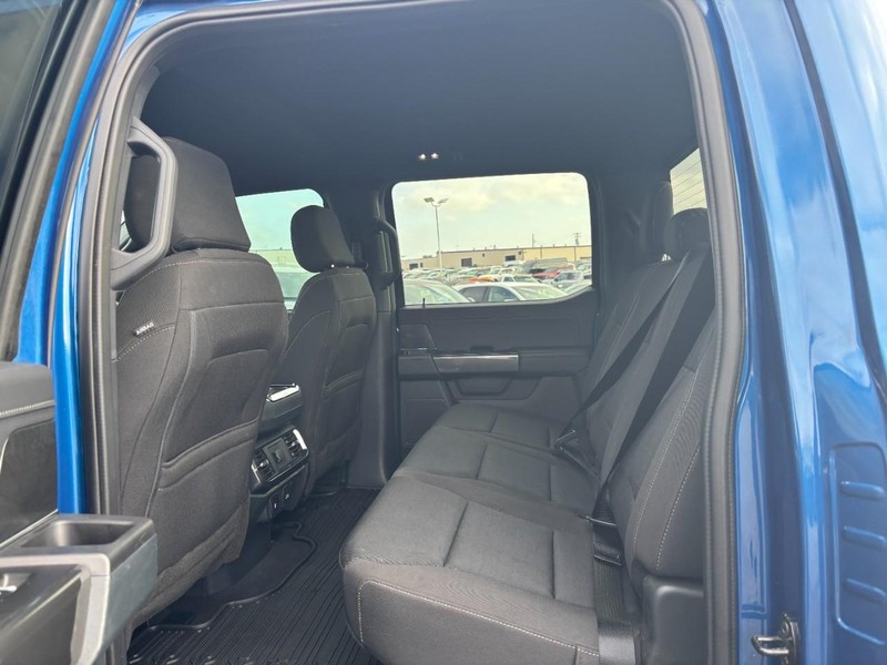 Ford F-150 Vehicle Full-screen Gallery Image 12