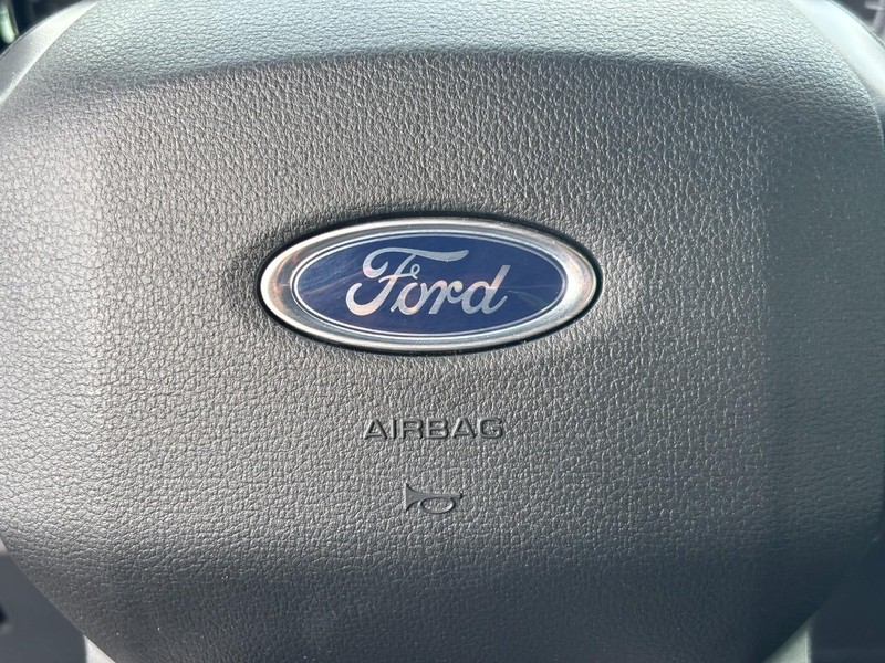 Ford F-150 Vehicle Full-screen Gallery Image 19