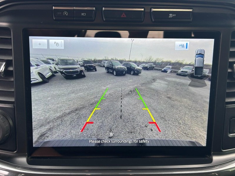 Ford F-150 Vehicle Full-screen Gallery Image 23