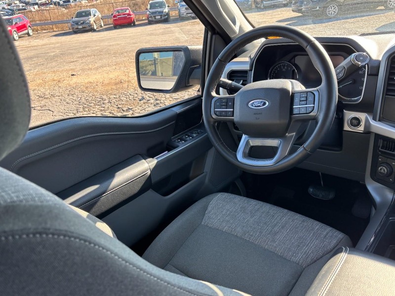 Ford F-150 Vehicle Full-screen Gallery Image 13