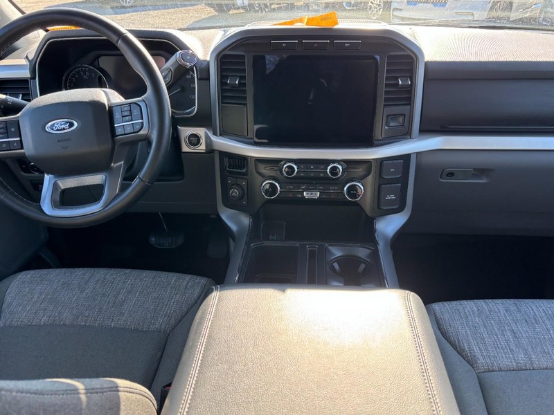 Ford F-150 Vehicle Full-screen Gallery Image 14