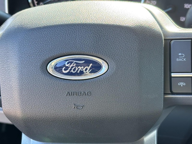 Ford F-150 Vehicle Full-screen Gallery Image 19